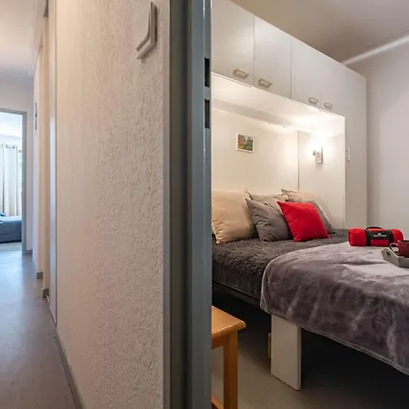 Duplex Cosy Pour 4 Personnes, Proche Commerces Et Pistes De - Fr-1-296-420 *