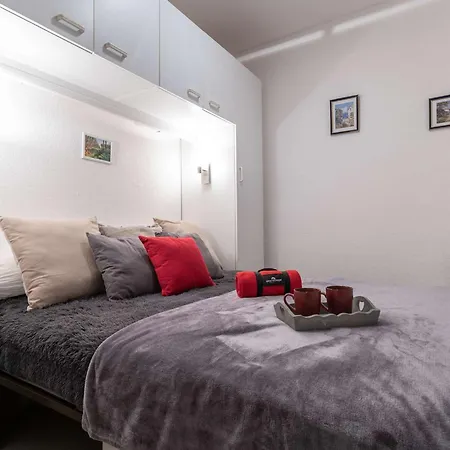 Duplex Cosy Pour 4 Personnes, Proche Commerces Et Pistes De - Fr-1-296-420 Apartment *